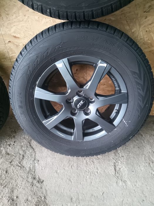 Alufelgi trafic Vivaro 5x114.3 215/70R17