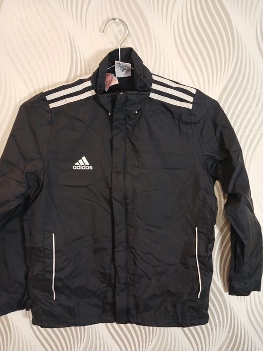 Продам куртку Adidas на хлопчика