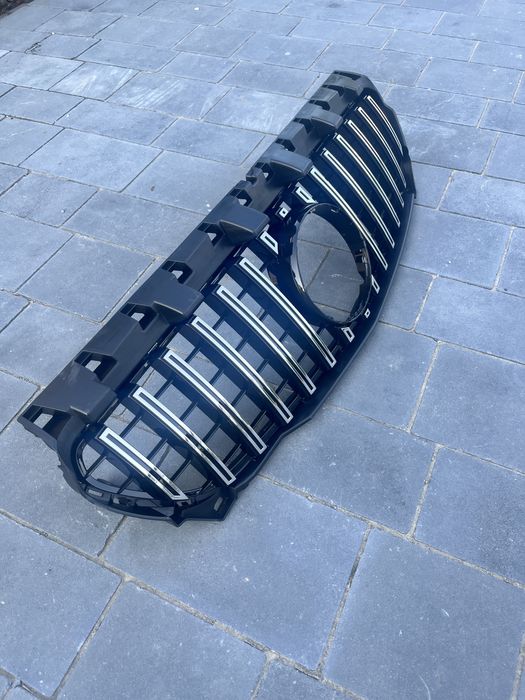 У наявності !!! Mercedes Benz CLA Class решотка гриль W117 2013-2019