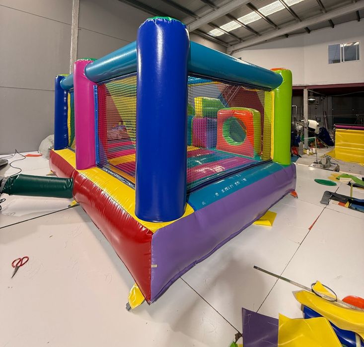 Insuflável Mega Jump - Aluguer para festas e eventos