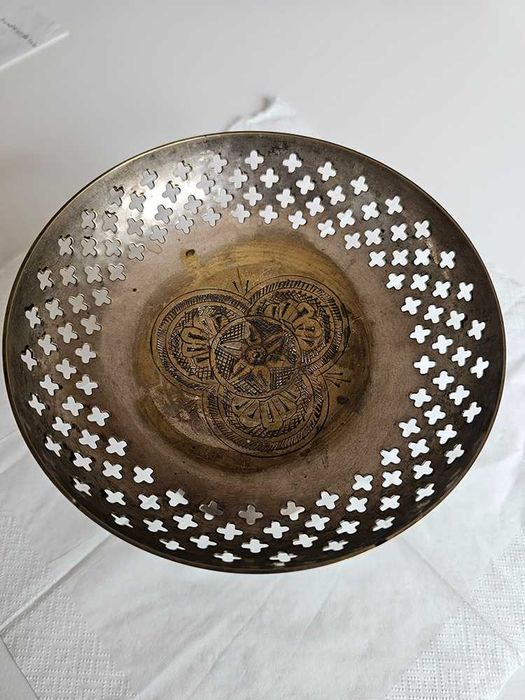 Fruteira antiga. Altura 12 cm