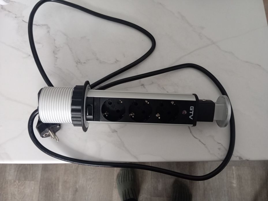 Розетка врізна в стільницю