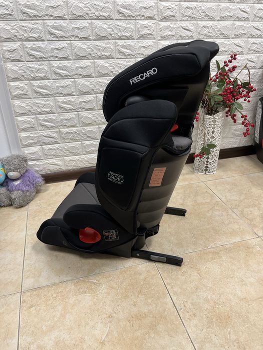 Автокрісло Recaro Monza Nova 2 Seatfix група 2/3 (15-36кг) рекаро