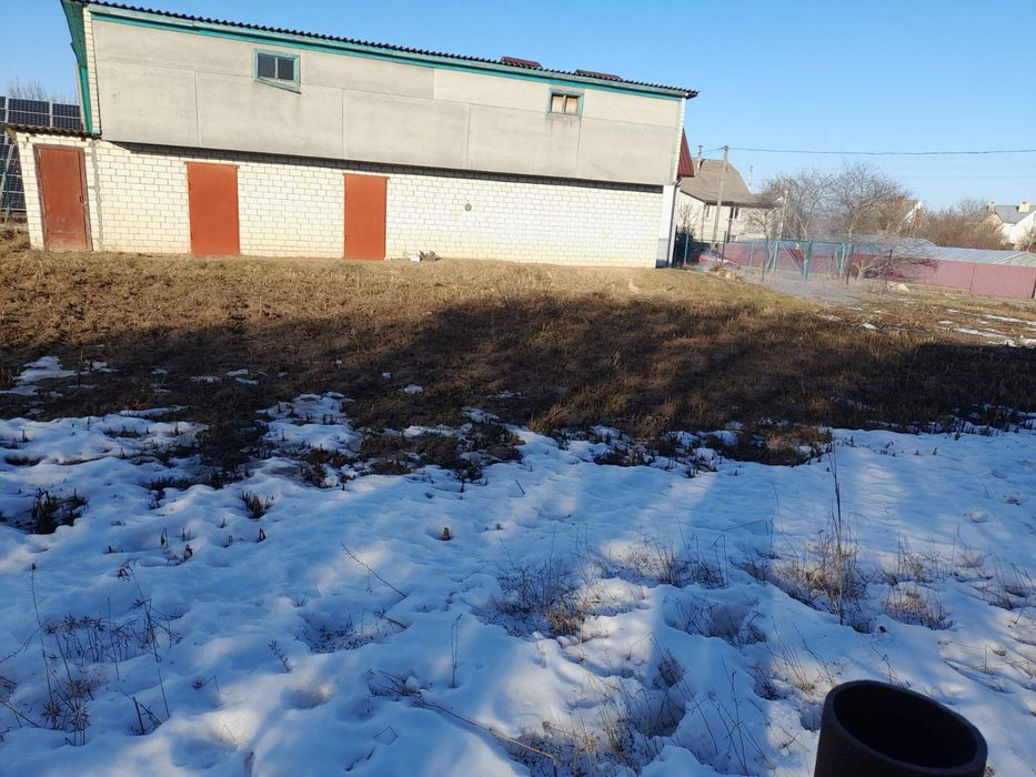 Продається земельна ділянка з хоз будівлею в  Старому  Білоусі