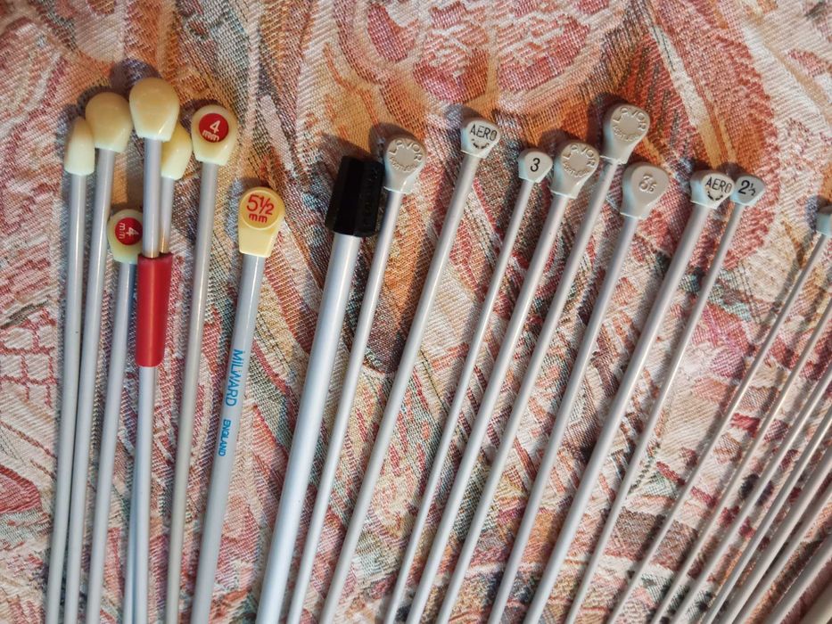 Lote 35 agulhas de tricô e croché