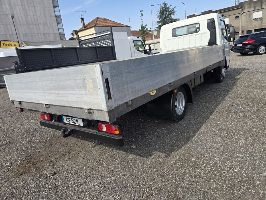 Mitsubishi Canter Fuso Automática  2013