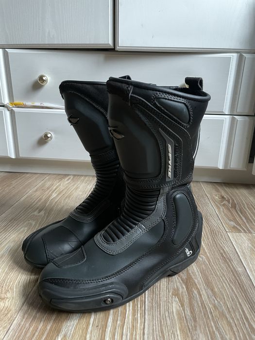 SPYKE. Класні та дуже гарні мотоботи в стані нових ! 40 розмір