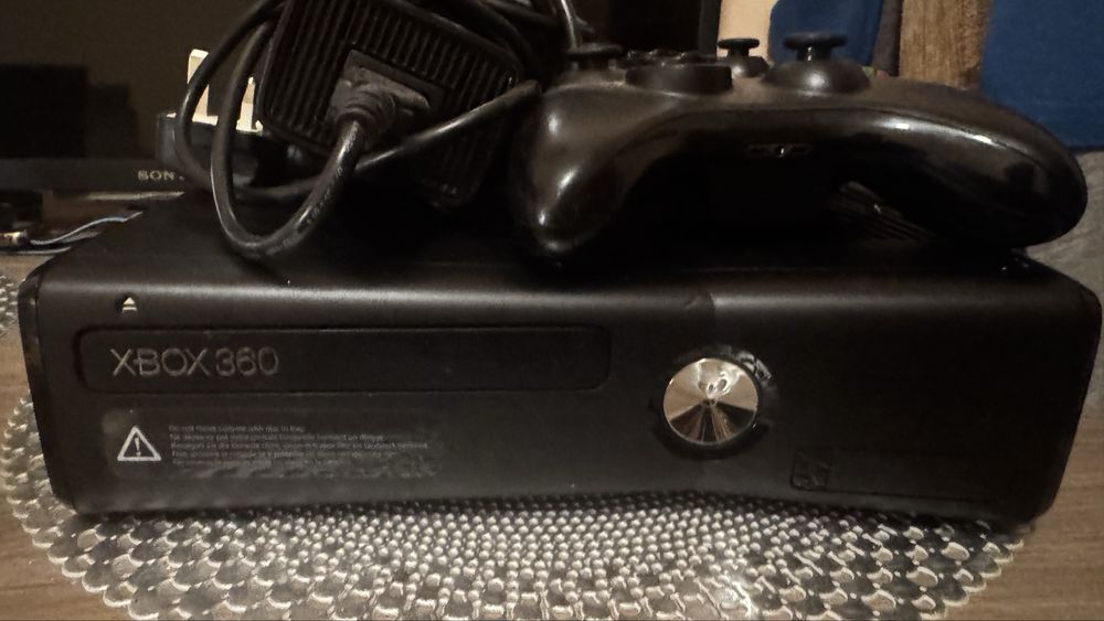 Xbox 360 Slim 250GB/ 19 gier