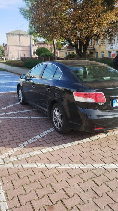 Sprzedam Toyote Avensis