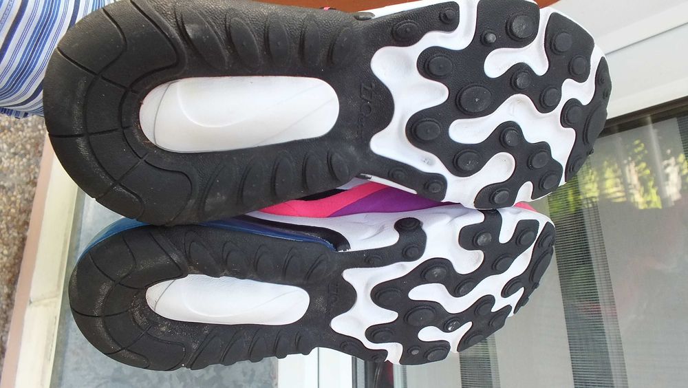 Super buty sportowe marki Nike Air react 270 roz 36,5