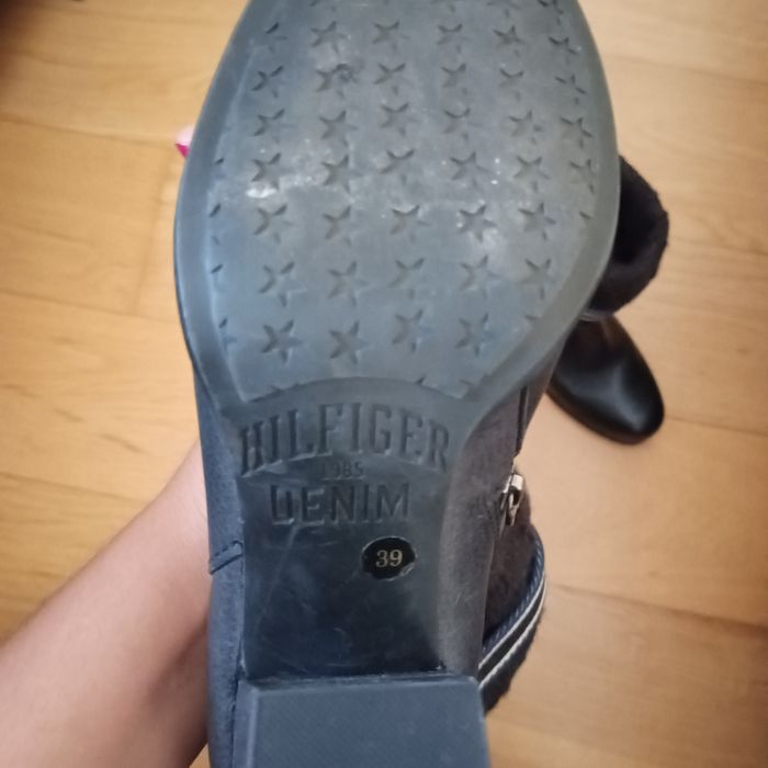 Botins Tommy Hilfiger de salto alto