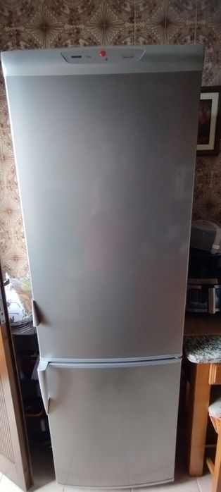 Frigorífico Combinado Hoover HCN 3874  classe A  No Frost