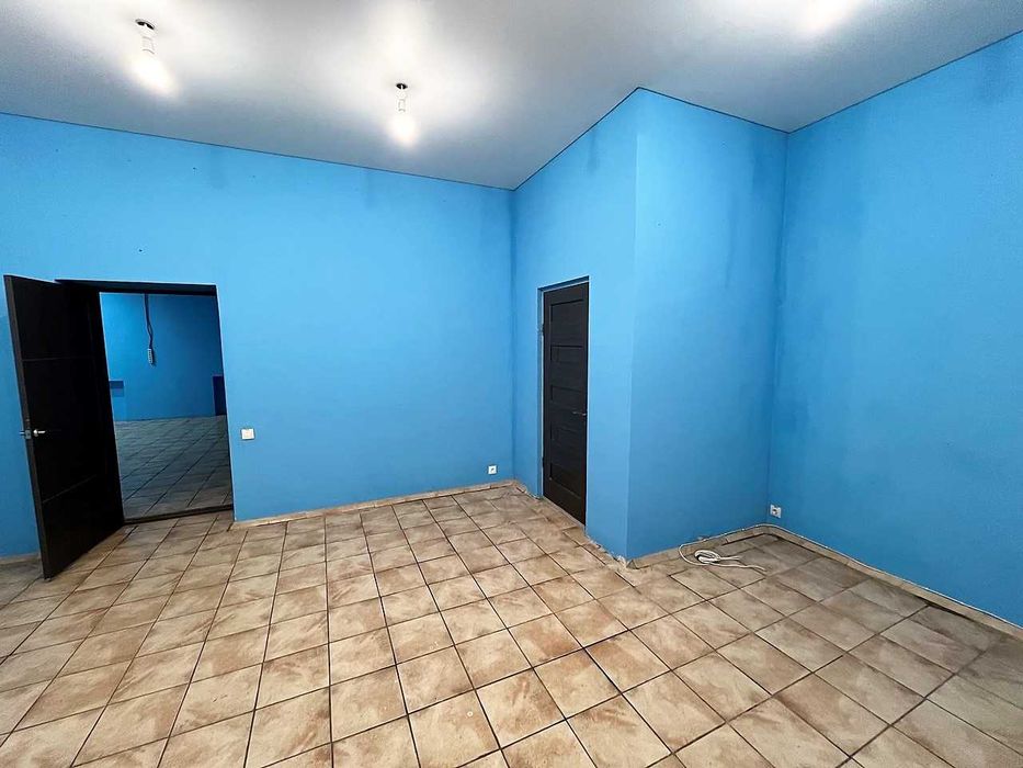 Здається в оренду приміщення р-н Легенди