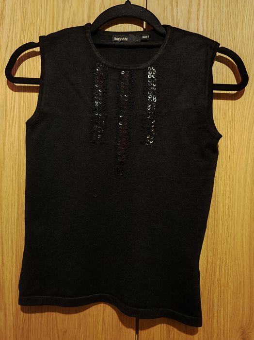 Czarny elegancki TOP z ozdobnymi cekinami S-34/36