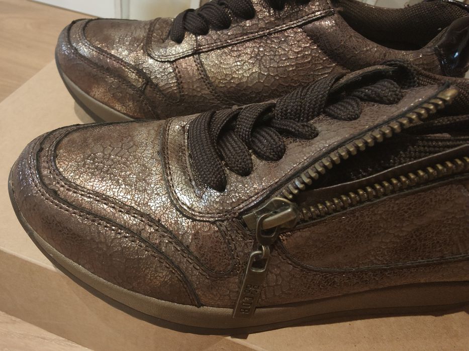 Ténis Castanhos Metalizados N°36