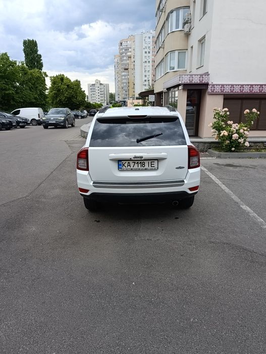 Продам машину ..