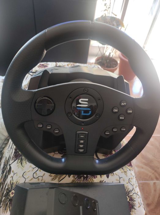Volante pra ps4, PC e Xbox, usado poucas vezes .120e negociáveis