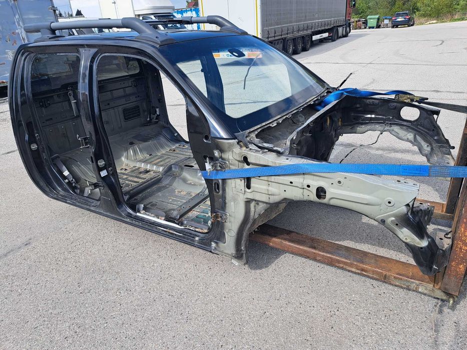 NISSAN NAVARA D40 KABINA KAROSERIA buda  Części Zapraszamy!!!
