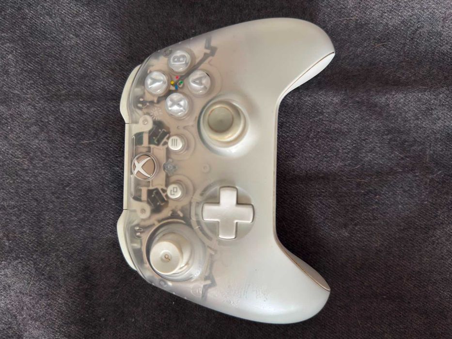 Xbox One S 500GB Como Nova + 2 Comandos + Bateria + Cabos