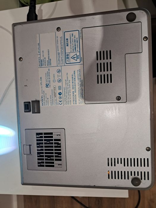 Projektor sony vpl-cx5