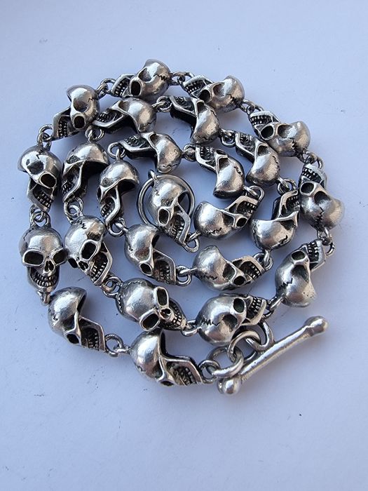 Серебряная цепь черепа