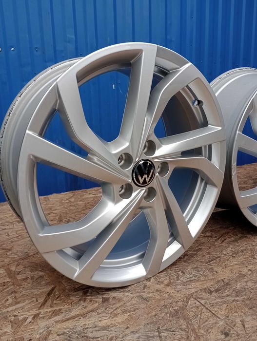 Felgi Aluminiowe 5x100 R17 ET51 VW POLO