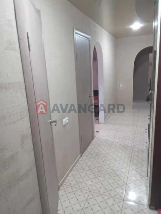 Продам 4кімнатну квартиру в центріз АЕО