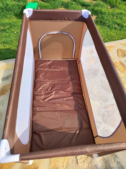 cama de viagem bebé com colchão (de viagem dobrável)