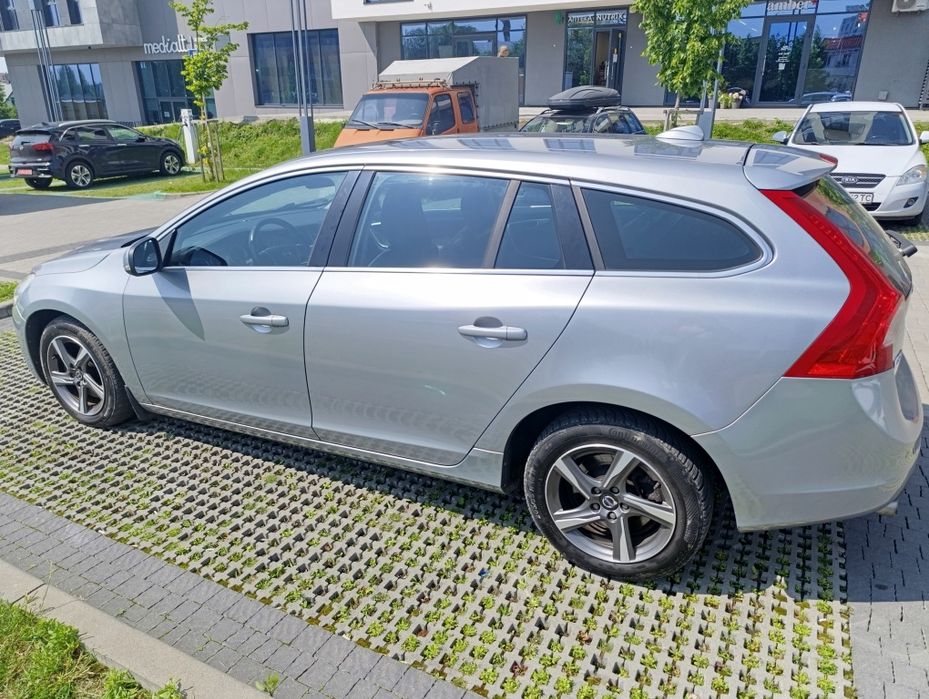 Продаж Volvo V60 2011p