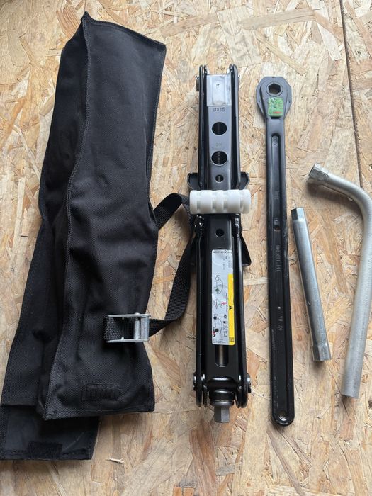 Домкрат Audi Q8,Q7,Q5,A4,A5