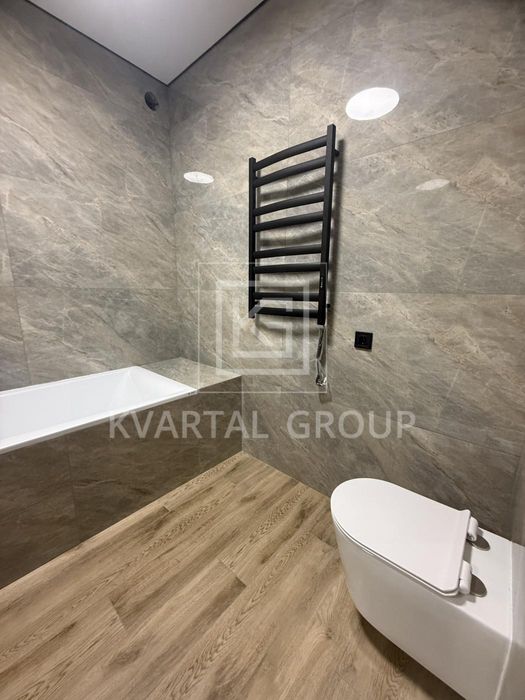 Будинок з ремонтом без меблів Дмитрівка ЦЕНТР