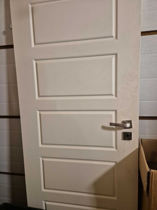 Drzwi wewnętrzne z futryną