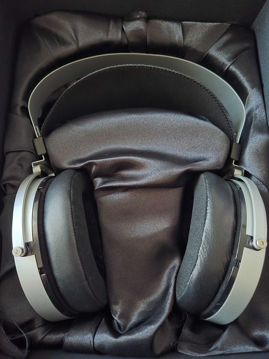 Moondrop Cosmo (NOVOS) (com extra Pads)