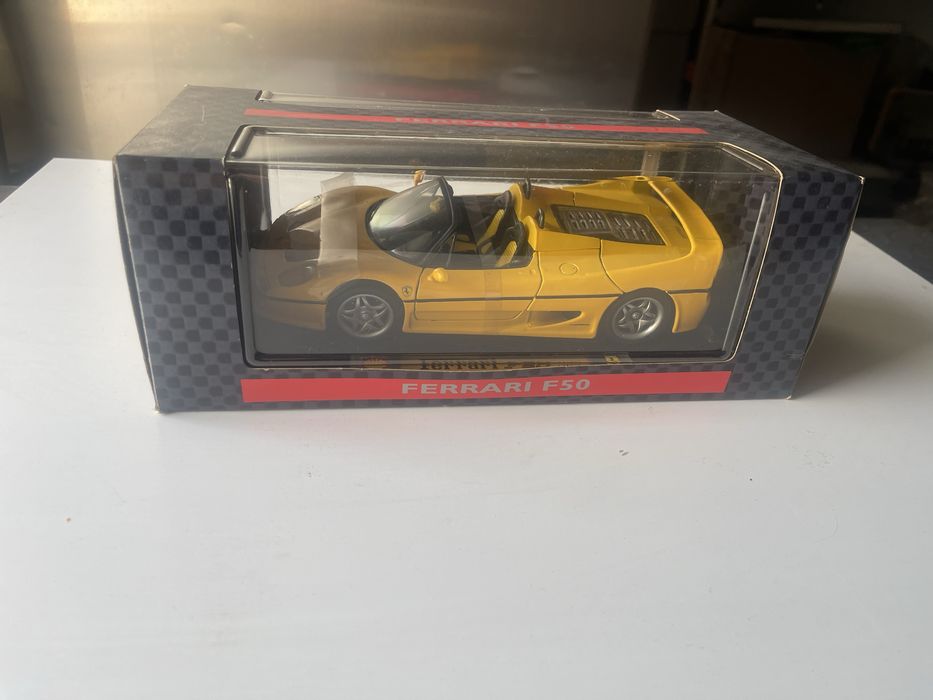 Miniatura Ferrari F 50 escala 1/18.