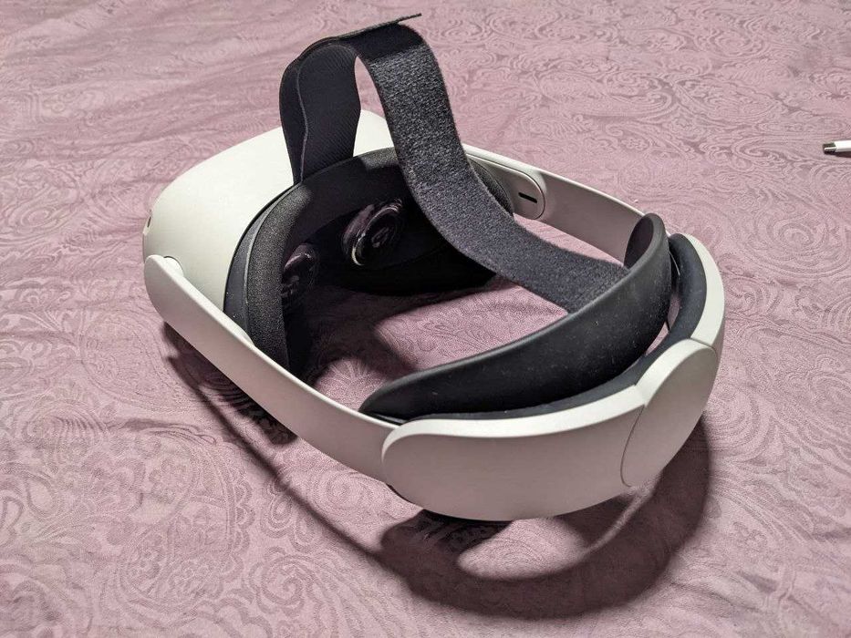VR-окуляри Meta Oculus Quest 2 64 Гб комплект
