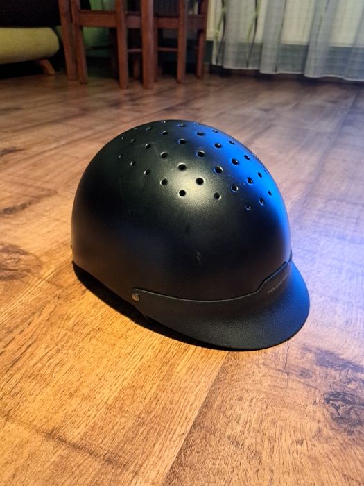 Kask do jazdy konnej czarny Fouganza 100