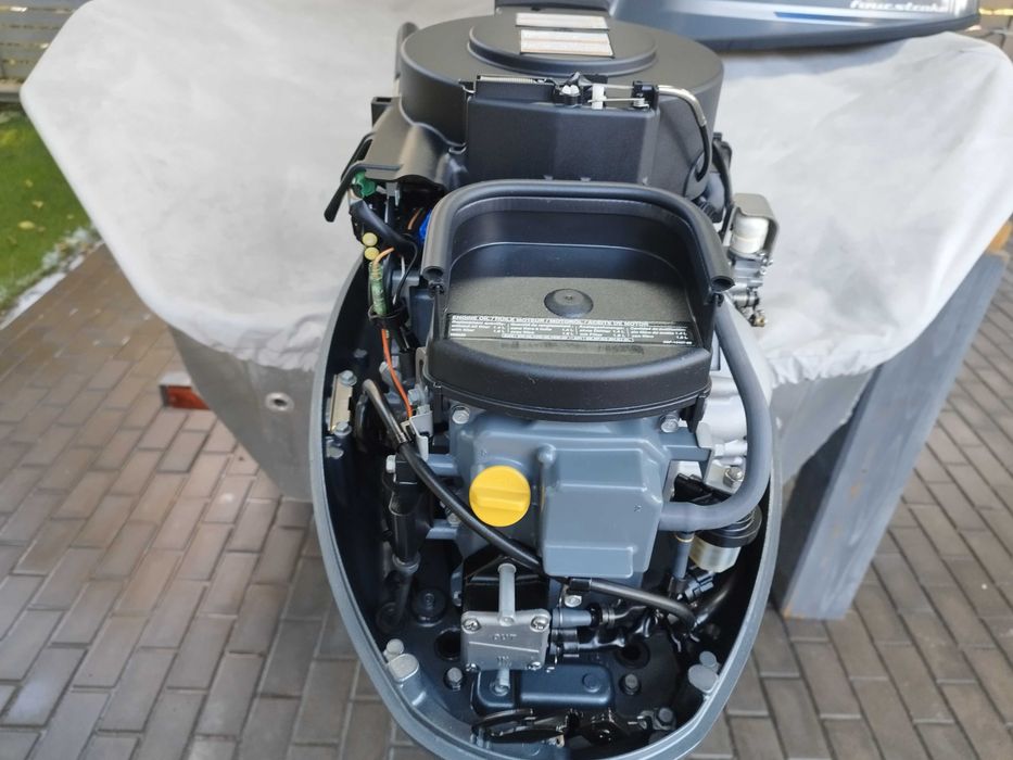 Продам підвісний двигун Yamaha 25сил румпельна