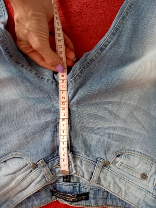 Jeansy Bershka, roz.34.