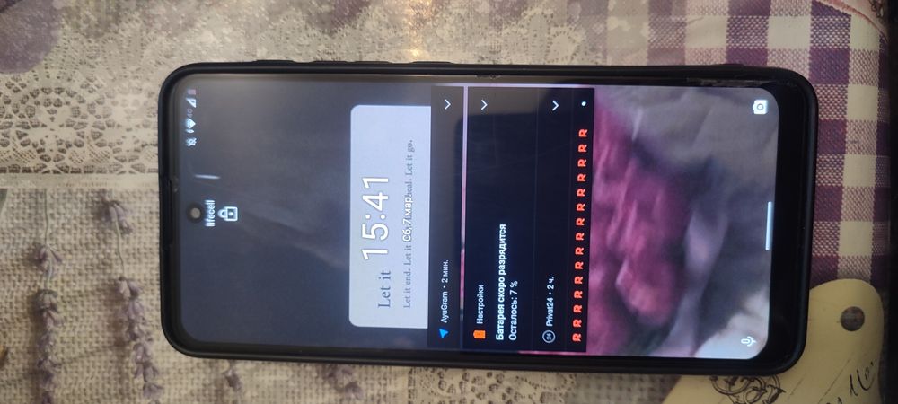 Motorola смартфон