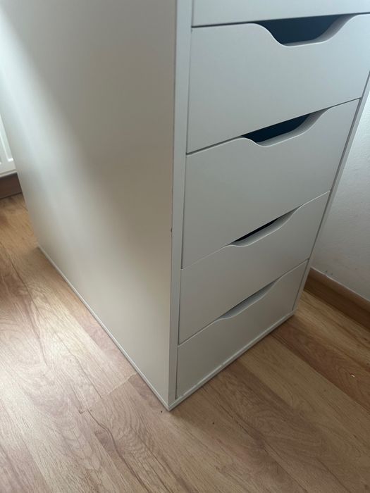 Leżanka Hemnes z 3 szufladami plus dwa materace 20cm plus biurko w zestawie