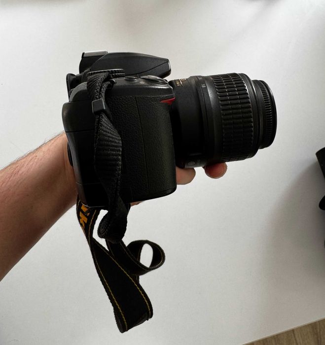 Nikon D3000, Повний комплект, Б/у