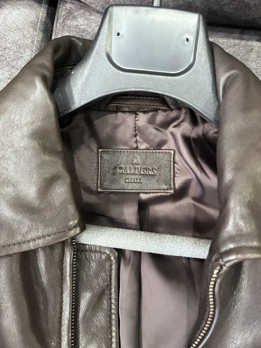 Casaco tipo biker em 100% pele