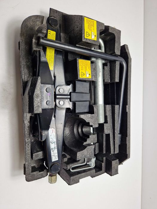 Zestaw naprawczy pod fotel kierowcy Opel MOvano Renault Master Mascott