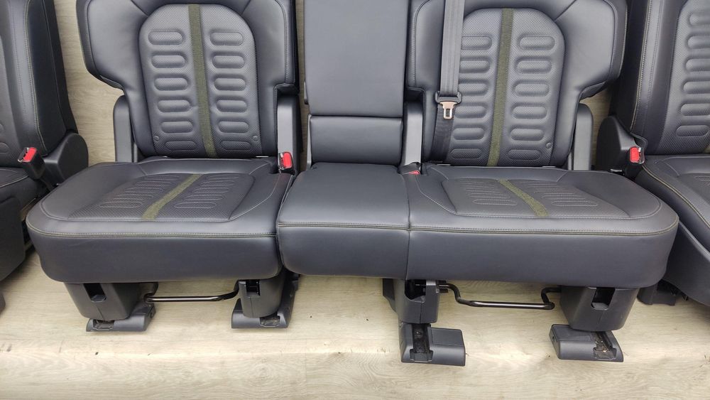 Сидіння водія пасажира задній диван 2-3 ряди сидінь Rivian R1S Gen2 24