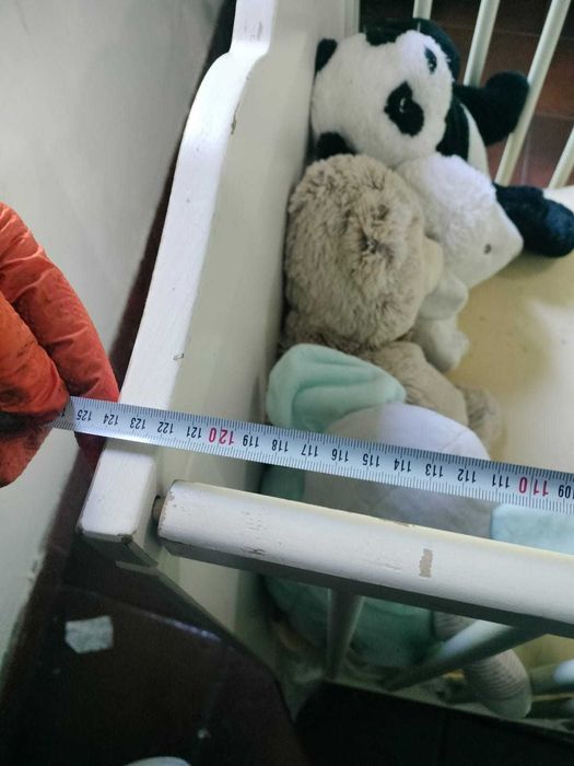 baby car and baby bed