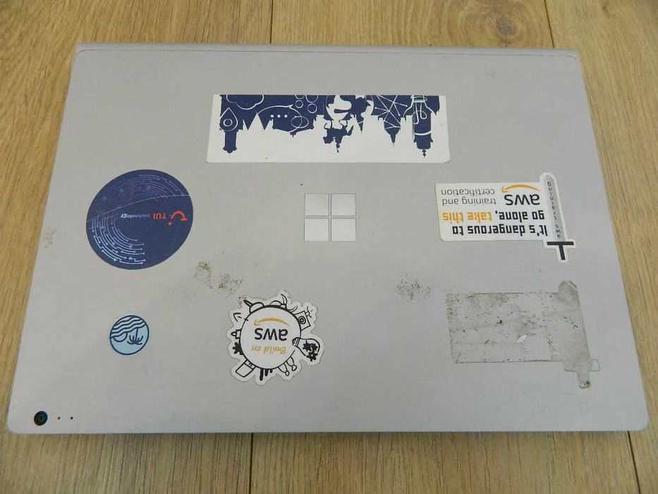 Microsoft Surface Book 2 model 1703