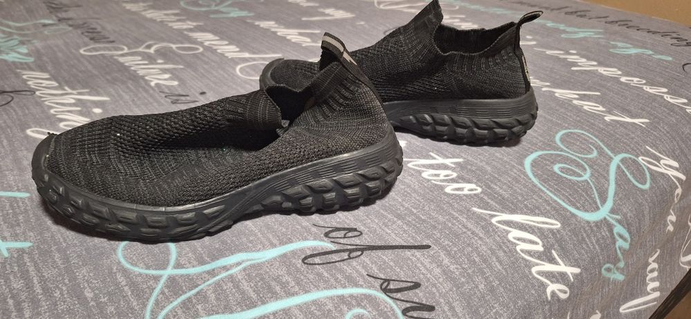 Дитячі  кросівки