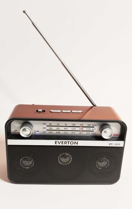 Приемник MP3 USB Bluetooth плеер лампа Everton RT-309