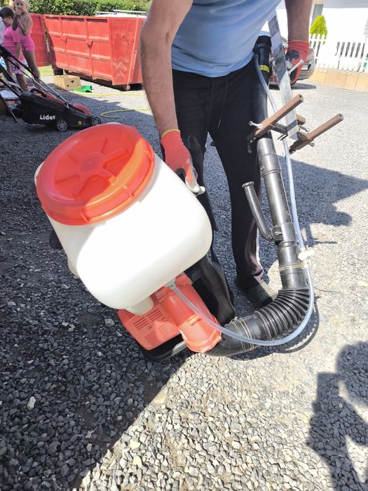 Opryskiwacz spalinowy