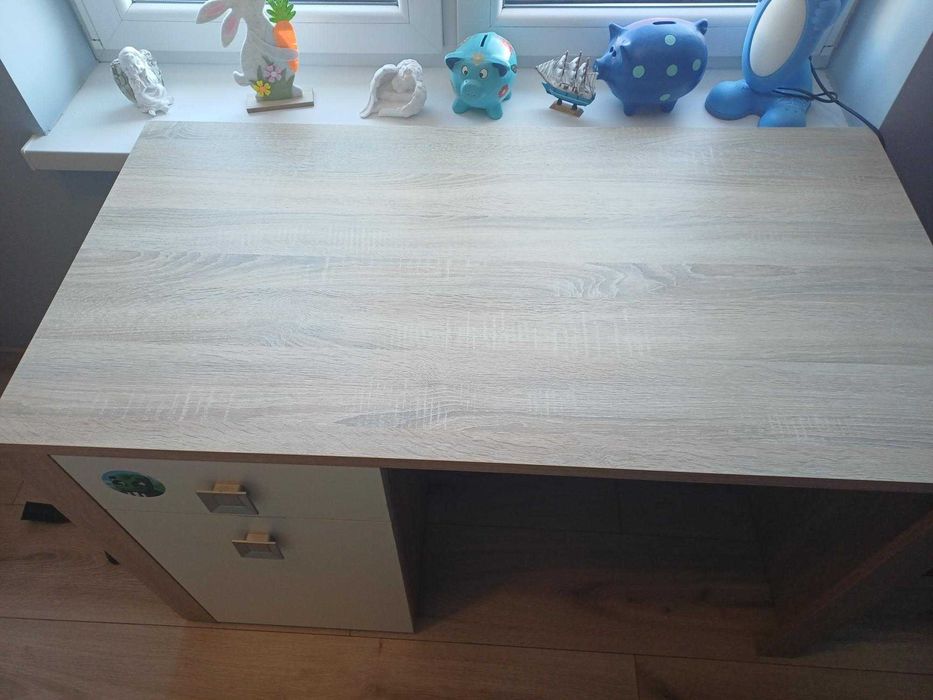 Biurko do pokoju dziecięcego